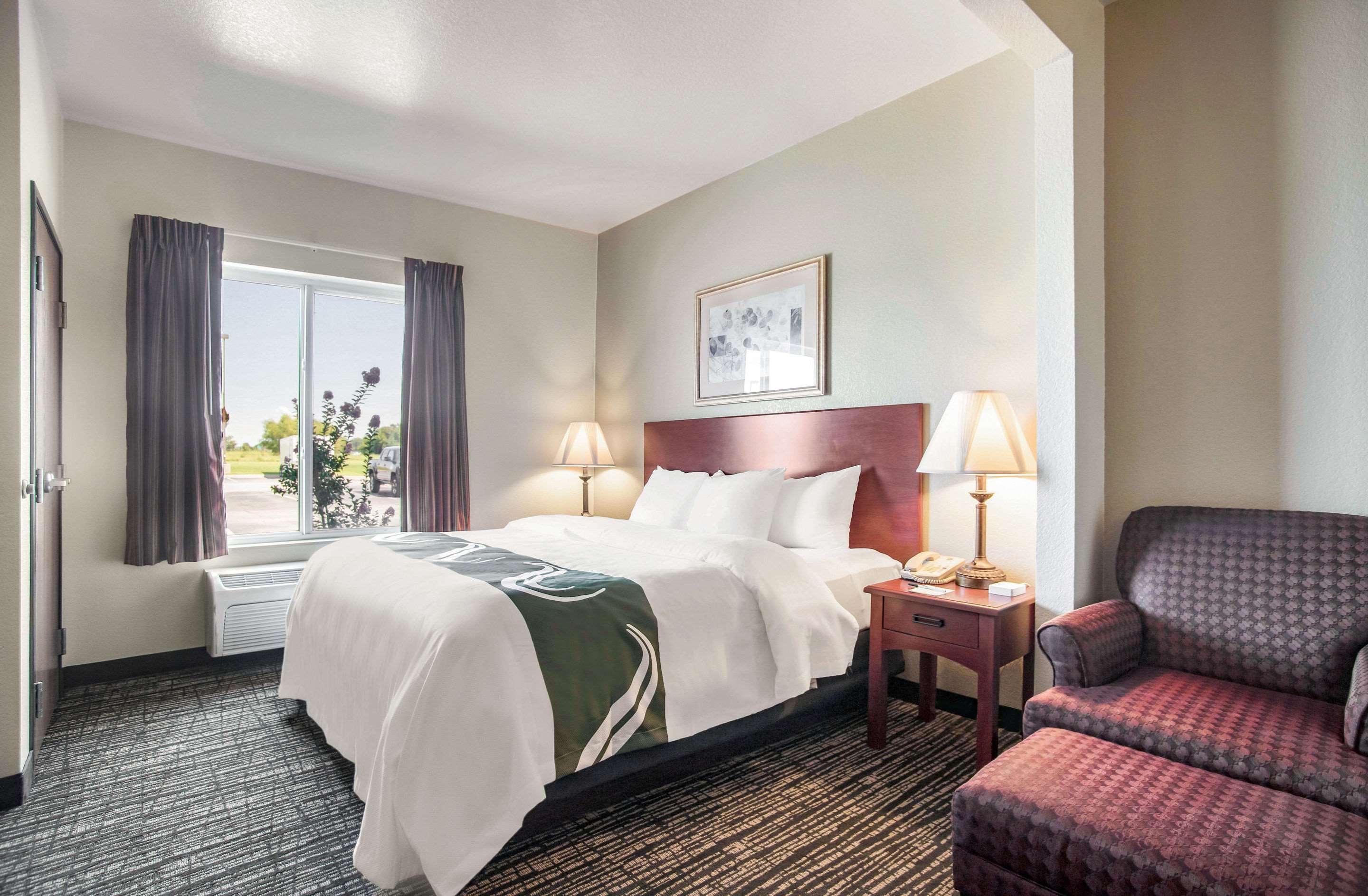 Quality Inn Parsons North Экстерьер фото