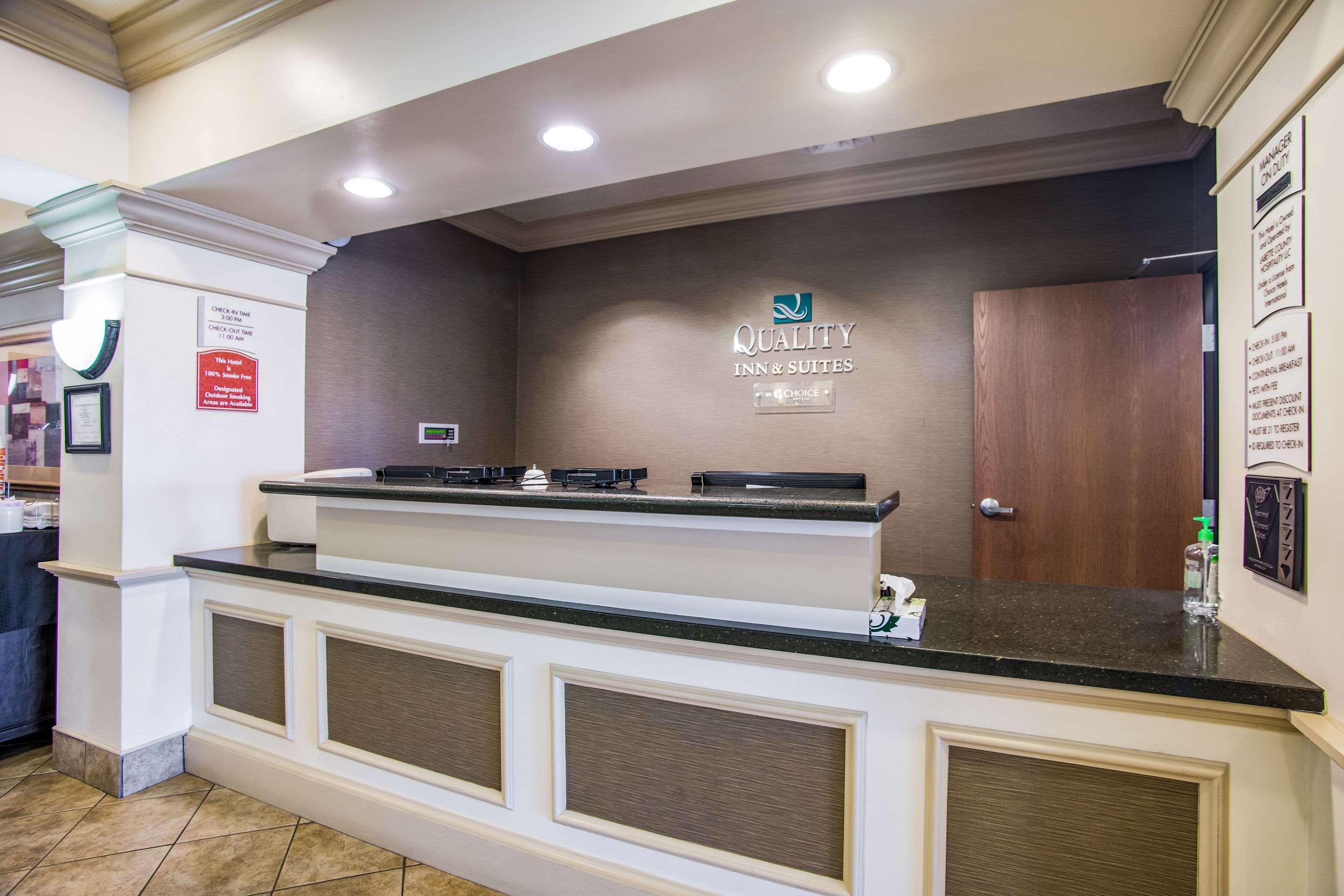 Quality Inn Parsons North Экстерьер фото
