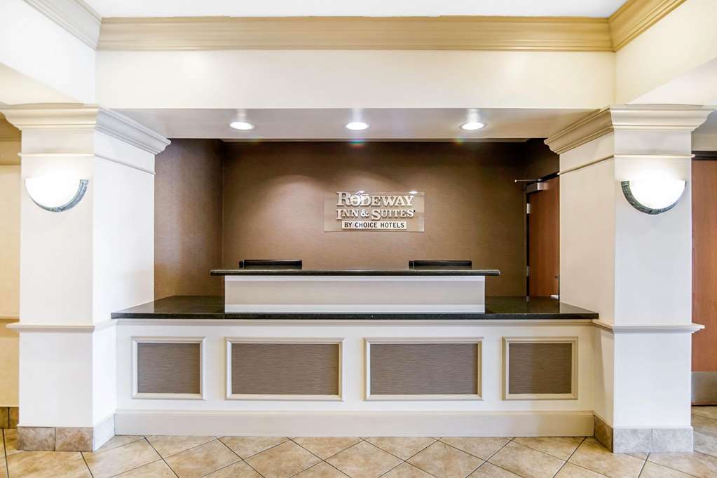 Quality Inn Parsons North Интерьер фото